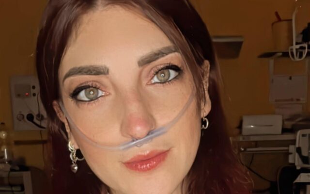 Lucia è una ragazza di 34 anni affetta da fibrosi cistica, una condizione difficile che l’ha portata a combattere tante battaglie.